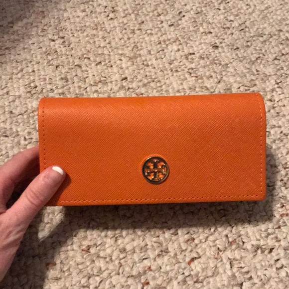 Tory Burch Accessories - Tory Burch Sunglasses Case